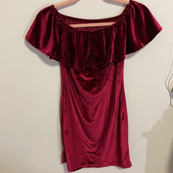 Maroon velvet dress - Picture 2 of 2
